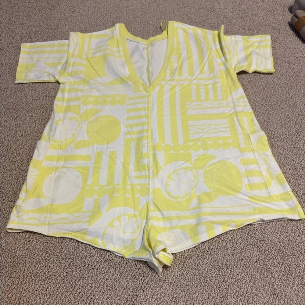 NWT SIZE XS Free People Yellow and White Geometric Romper - Picture 2 of 4
